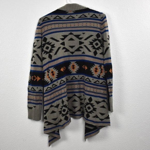 Bobeau Long Sleeve Cardigan Sweater Size Medium Gently Used Condition - Picture 3 of 5